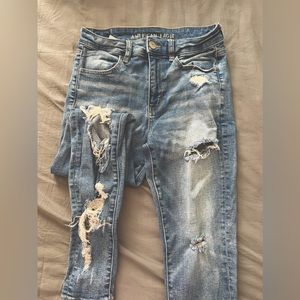American Eagle Distressed Skinny Jeans Size 6